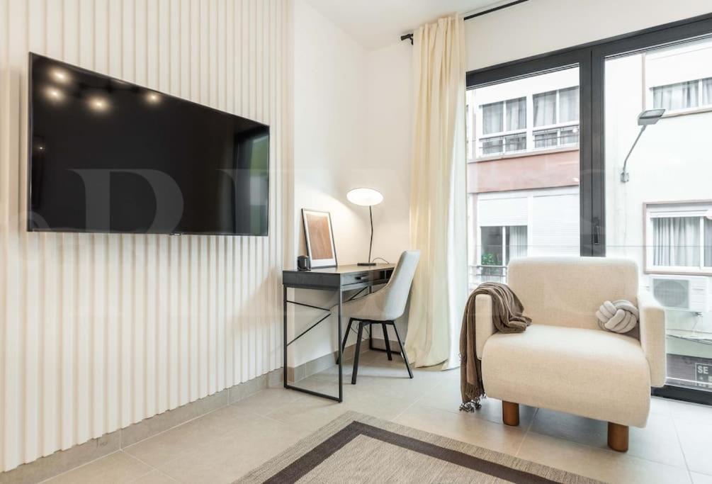 Modern Apartment With Patio & Parking By Rems Malaga Exterior photo