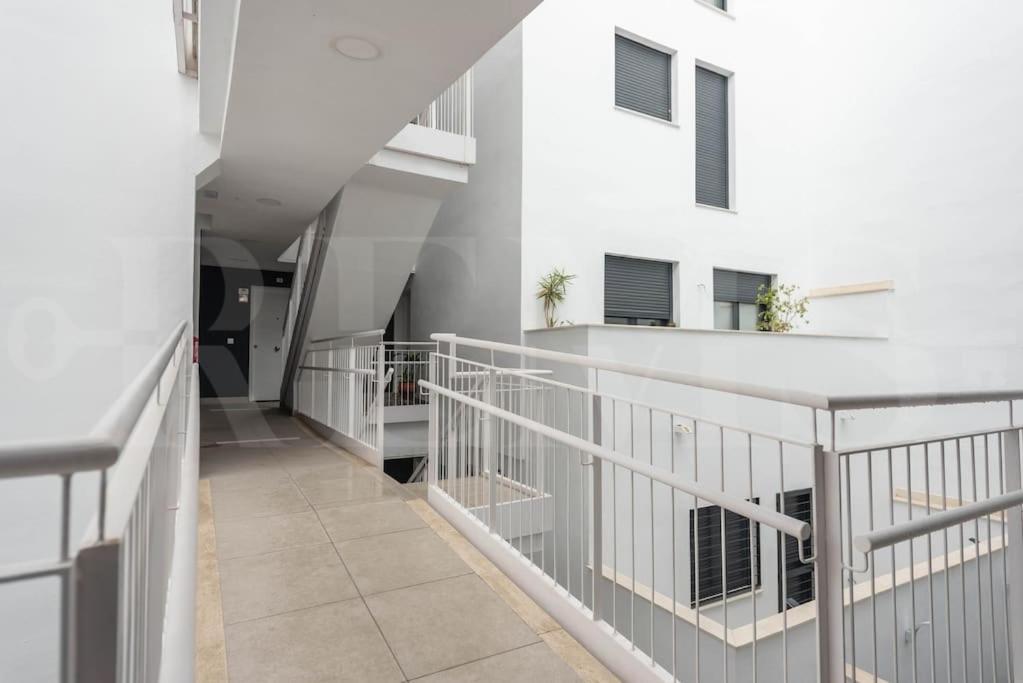 Modern Apartment With Patio & Parking By Rems Malaga Exterior photo