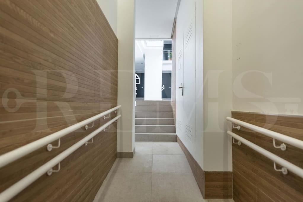 Modern Apartment With Patio & Parking By Rems Malaga Exterior photo